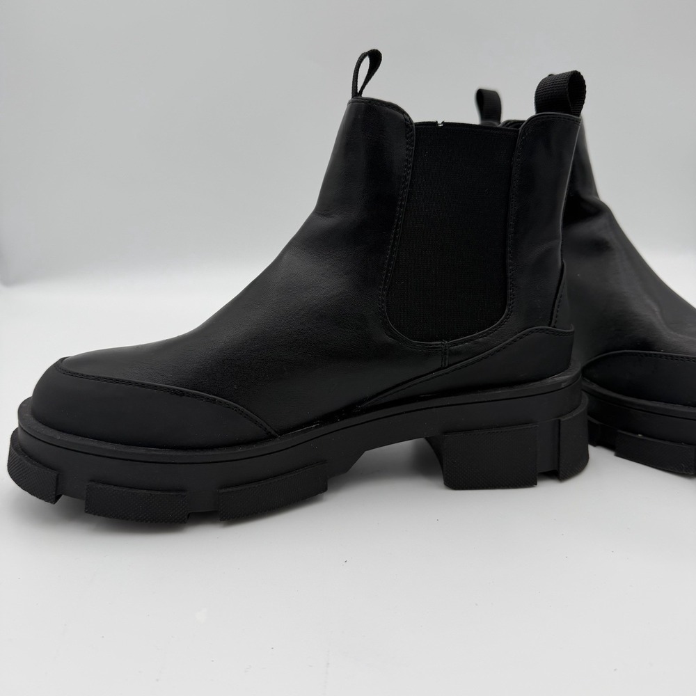 Limelight Size 10 Black Kamila Chelsea Boots Purple Lugged Platform Sole EUC